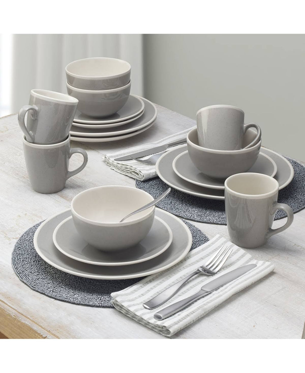 16-Piece Dinnerware Set O932