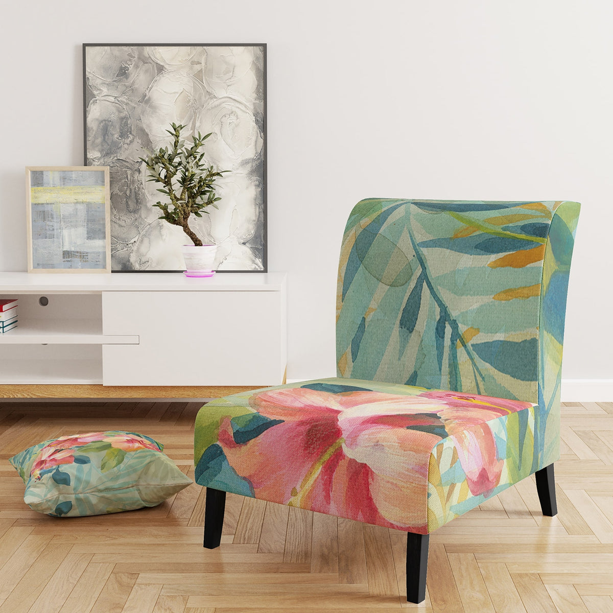 Upholstered Traditional Accent Chair H857398