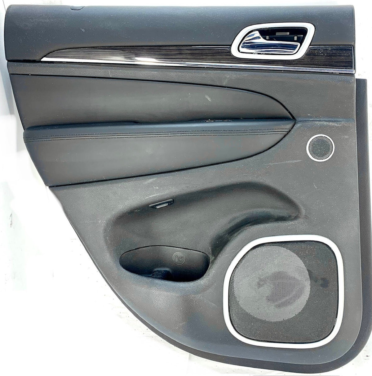 Trim Panel Rear and Door Handle Black/Chrome OEM Q259