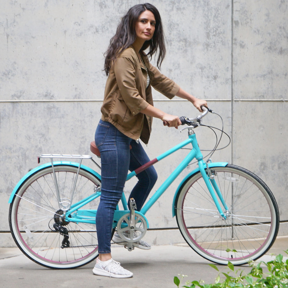 Teal Blue 7-Speed Hybrid Bike with Rear Rack, 28 In. Wheels J798