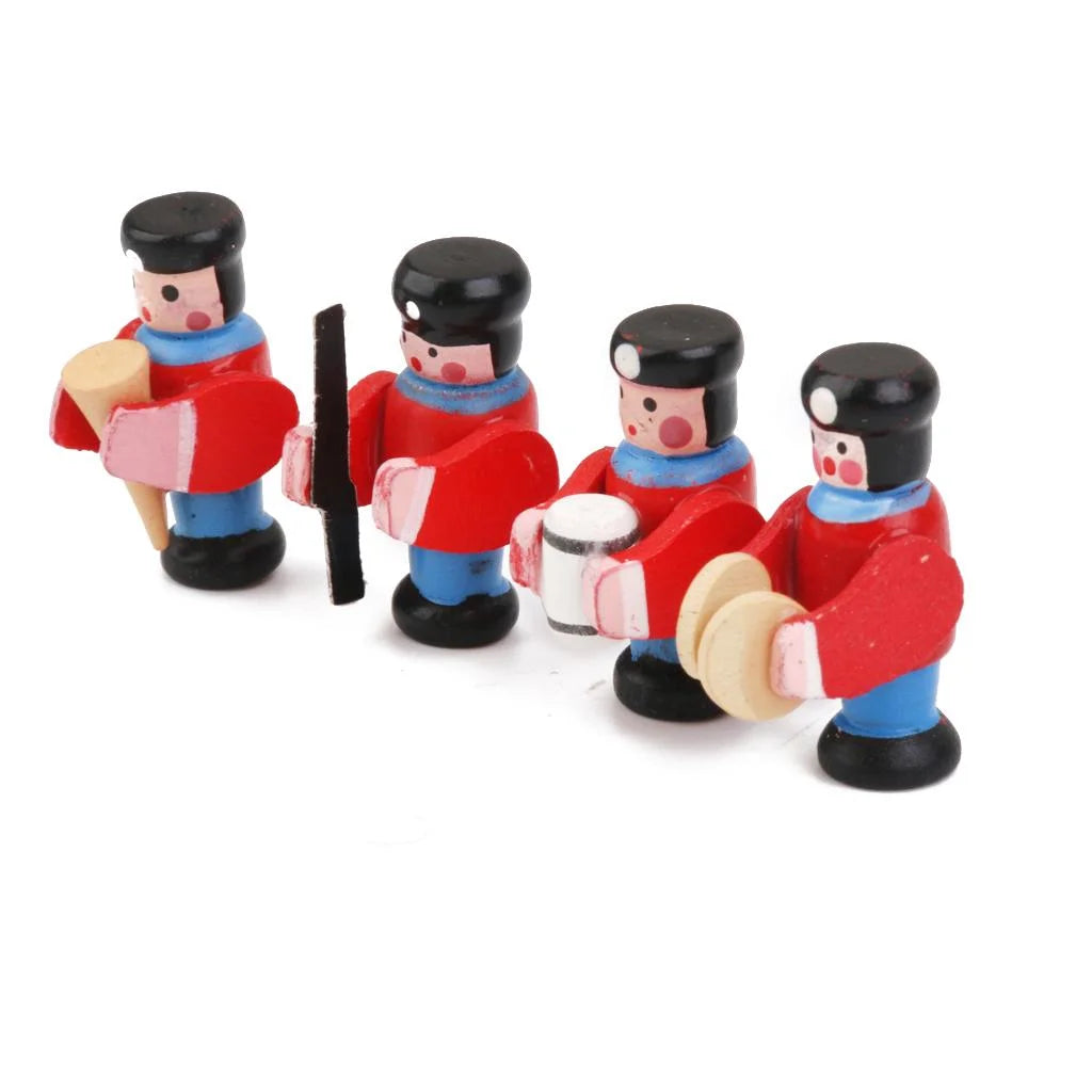1:12 Scale Dollhouse Mini Christmas Tree with 4x Wooden Band People I7429