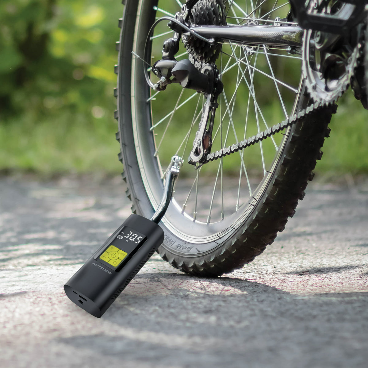Cordless Digital Air Pump Inflator with Power Bank, 140-PSI S56675