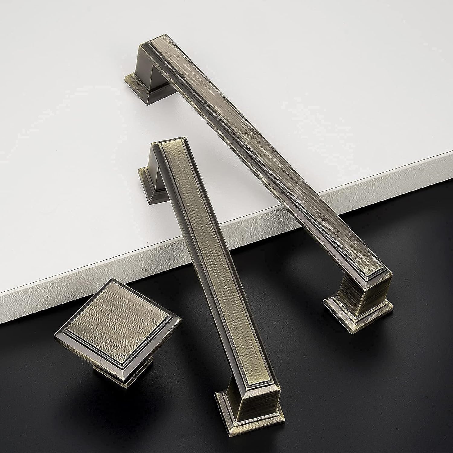 10 Pack Antique Brass Cabinet Hardware Pulls，4.5 inch Length Solid Cabinet Handles，3.75-inch Hold Centers E729009