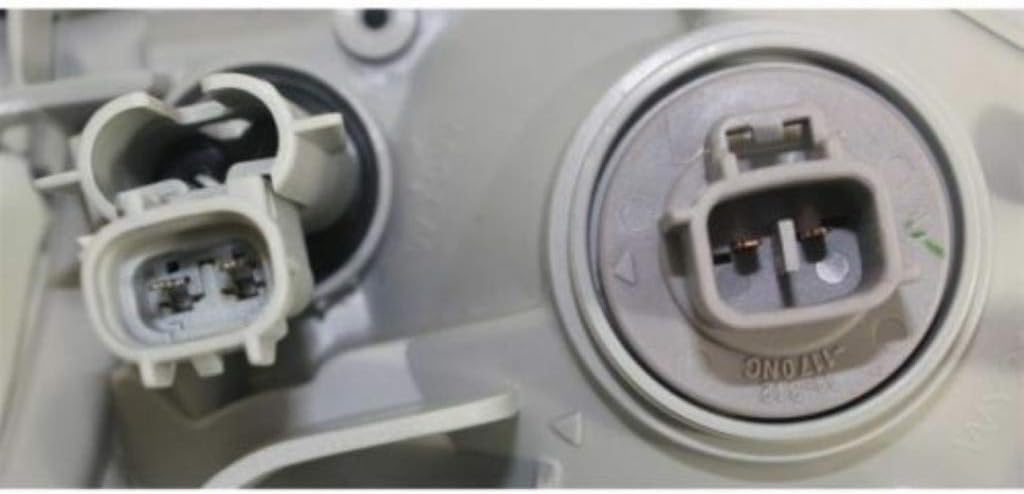 Pair Head Lights for Toyota Camry J736033