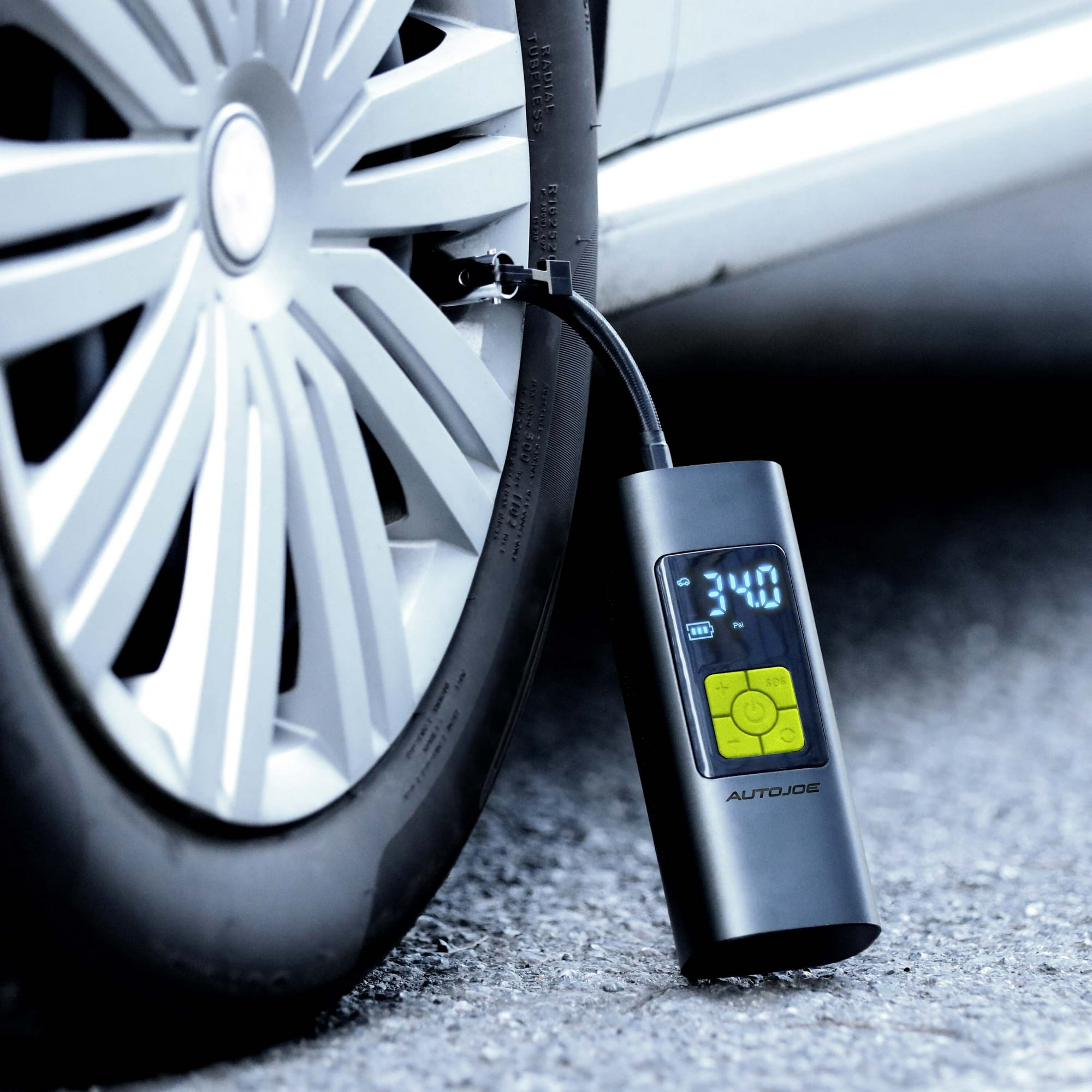 Cordless Digital Air Pump Inflator with Power Bank, 140-PSI S56675