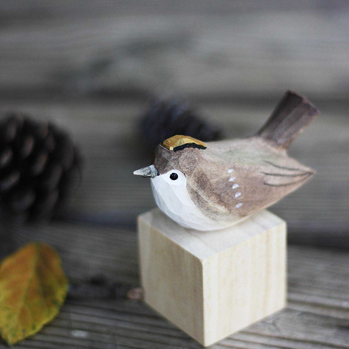 Golden-crowned Kinglet Figure Carving Hand-Made Decoration Miniature R252584